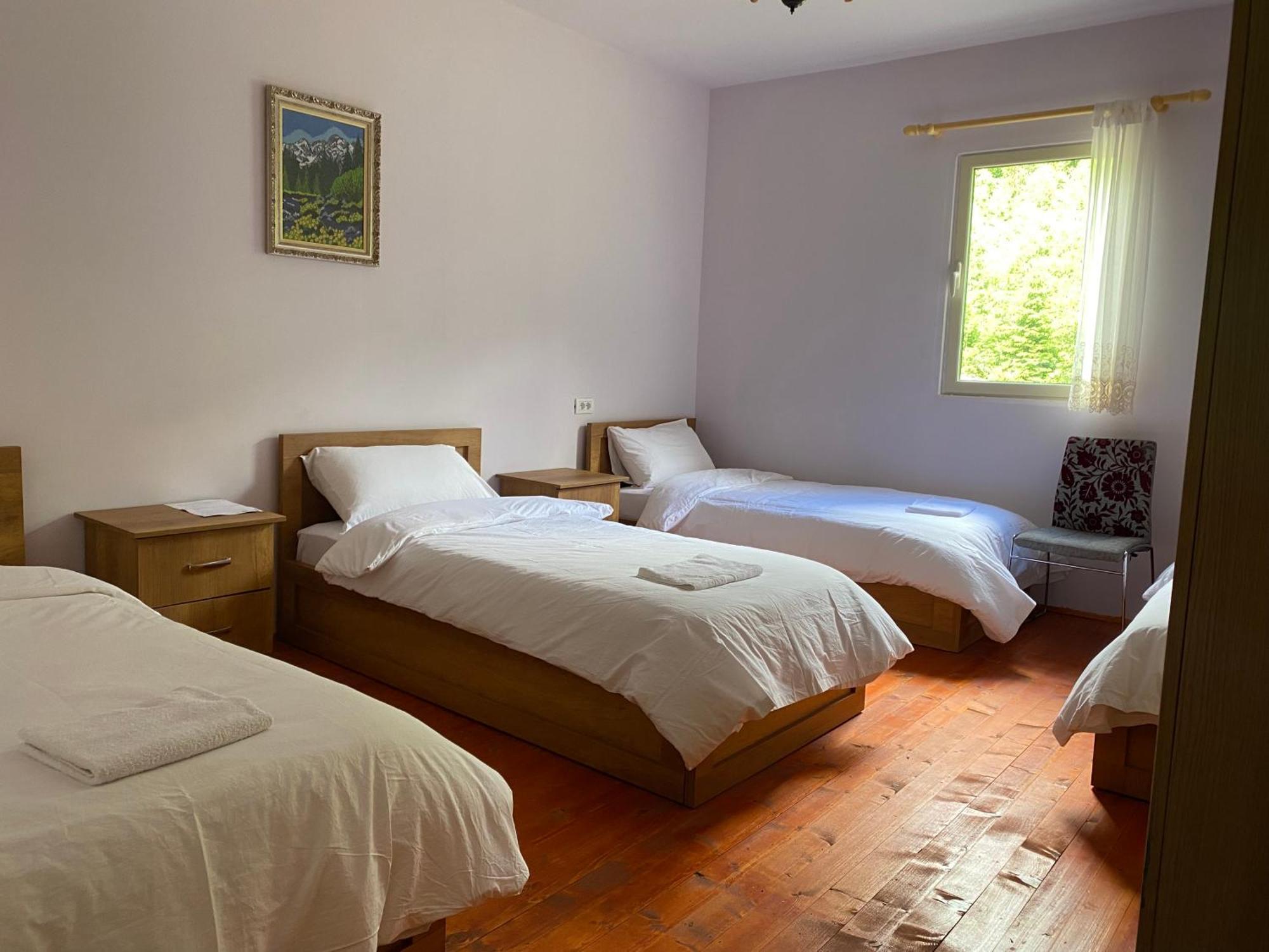 Vita Guesthouse Bajram Curr Exterior foto